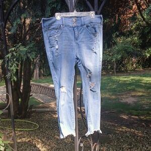 Torrid Women’s Size 18R  Jegging soft Hi-Rise Jean Distressed Blue Light Wash